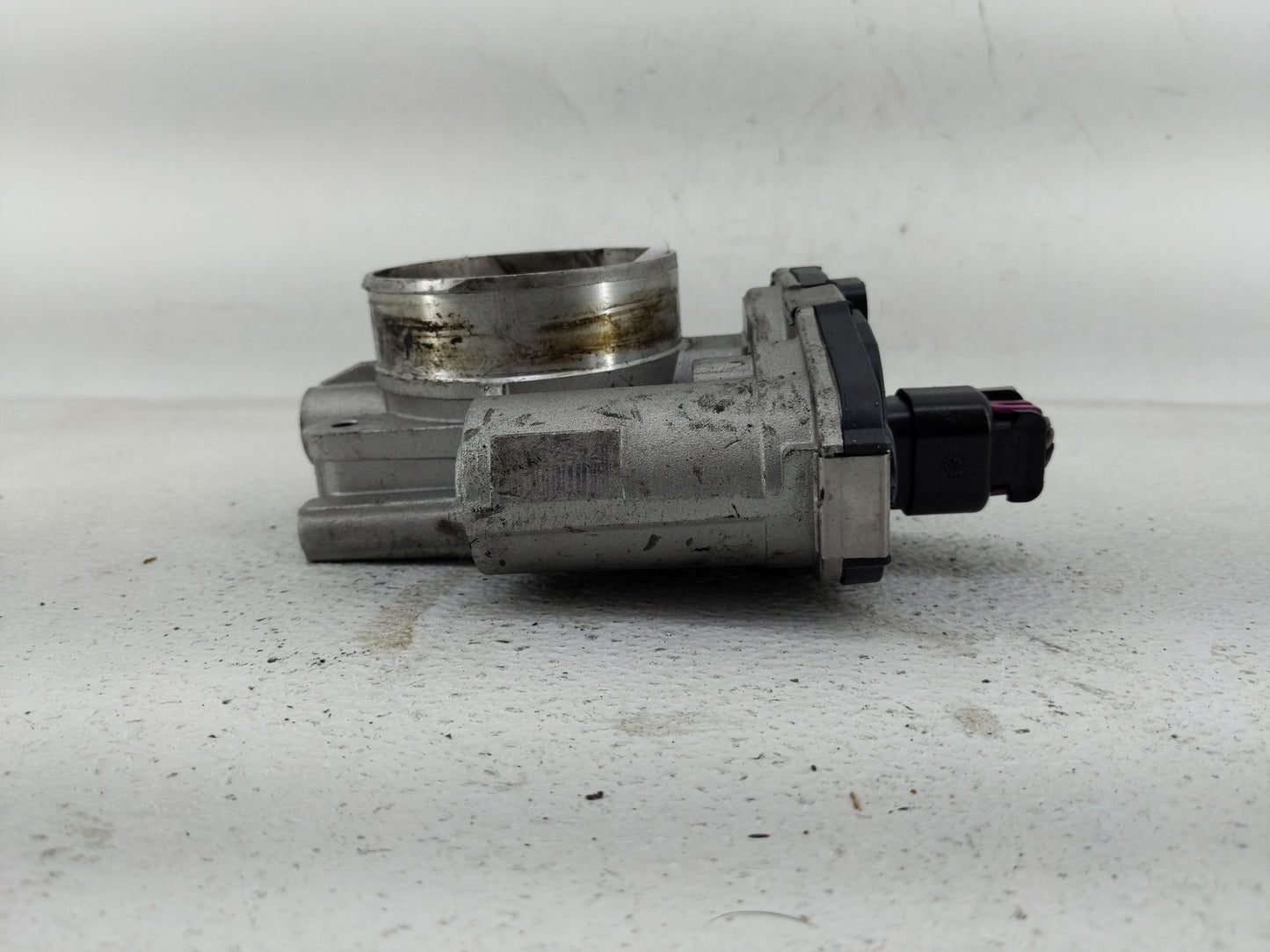 2008-2011 Buick Enclave Throttle Body P/N:F 00H 600 074 Fits Fits 2007 2008 2009 2010 2011 OEM Used Auto Parts - Oemusedauto