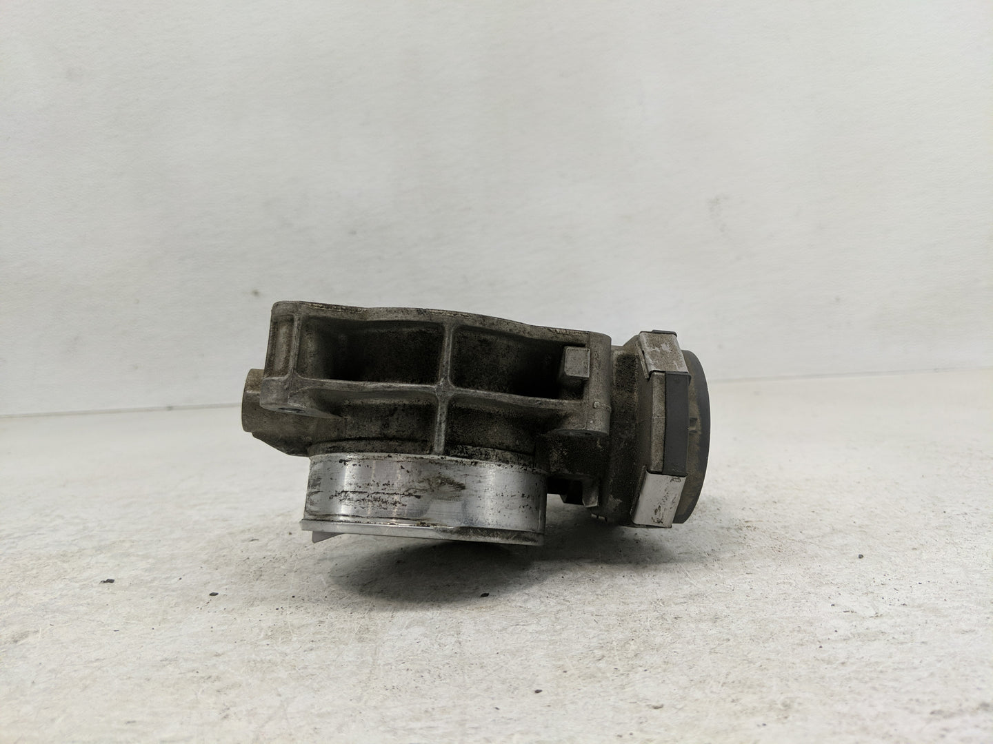 2008 Buick Enclave Throttle Body Fits OEM Used Auto Parts - Oemusedautoparts1.com