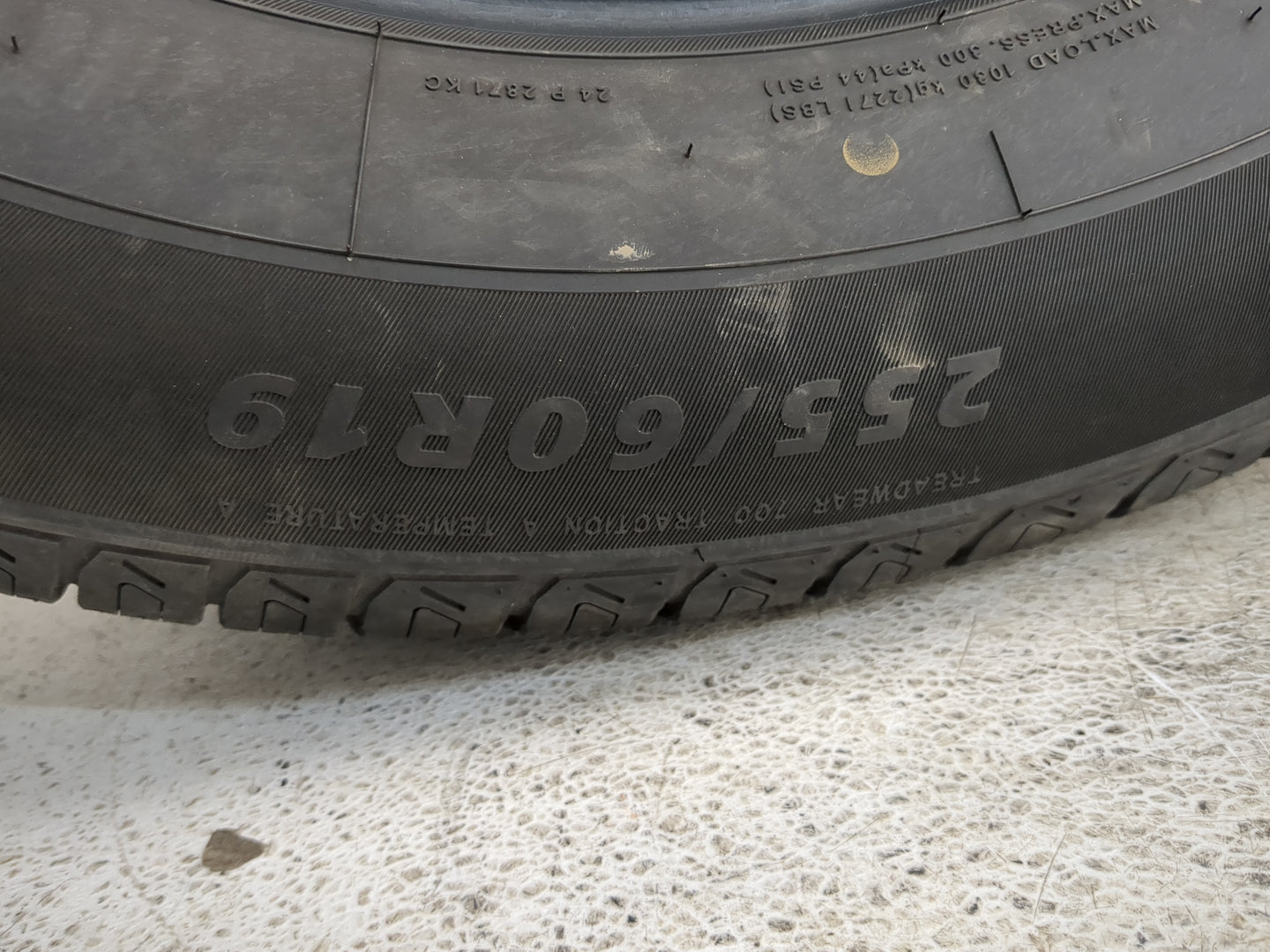 Used Tire 255/60R19 BLACKHAWK AGILITY SUV 109H - Tread Depth 11/32 - Oemusedautoparts1.com