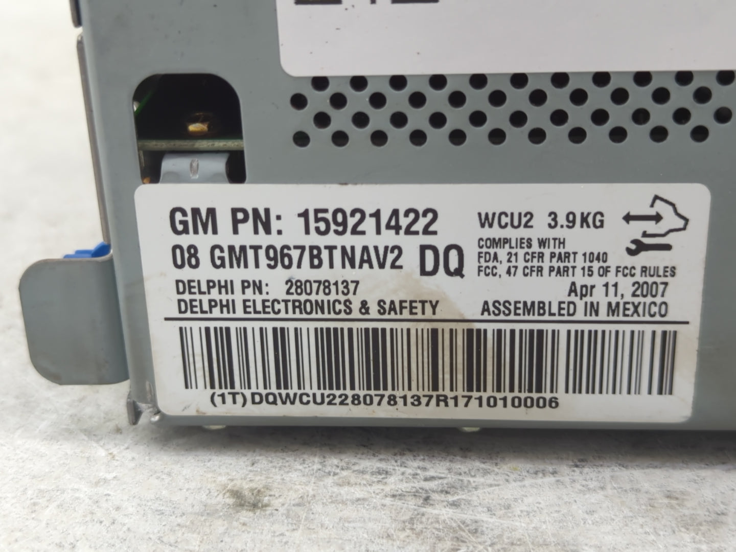 2008 Buick Enclave Radio AM FM Cd Player Receiver Replacement P/N:15921422 Fits OEM Used Auto Parts - Oemusedautoparts1.com