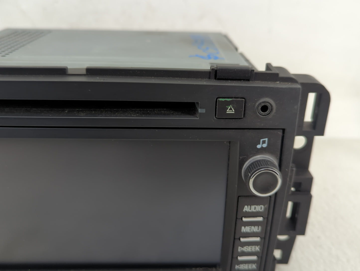 2008 Buick Enclave Radio AM FM Cd Player Receiver Replacement P/N:15921422 Fits OEM Used Auto Parts - Oemusedautoparts1.com