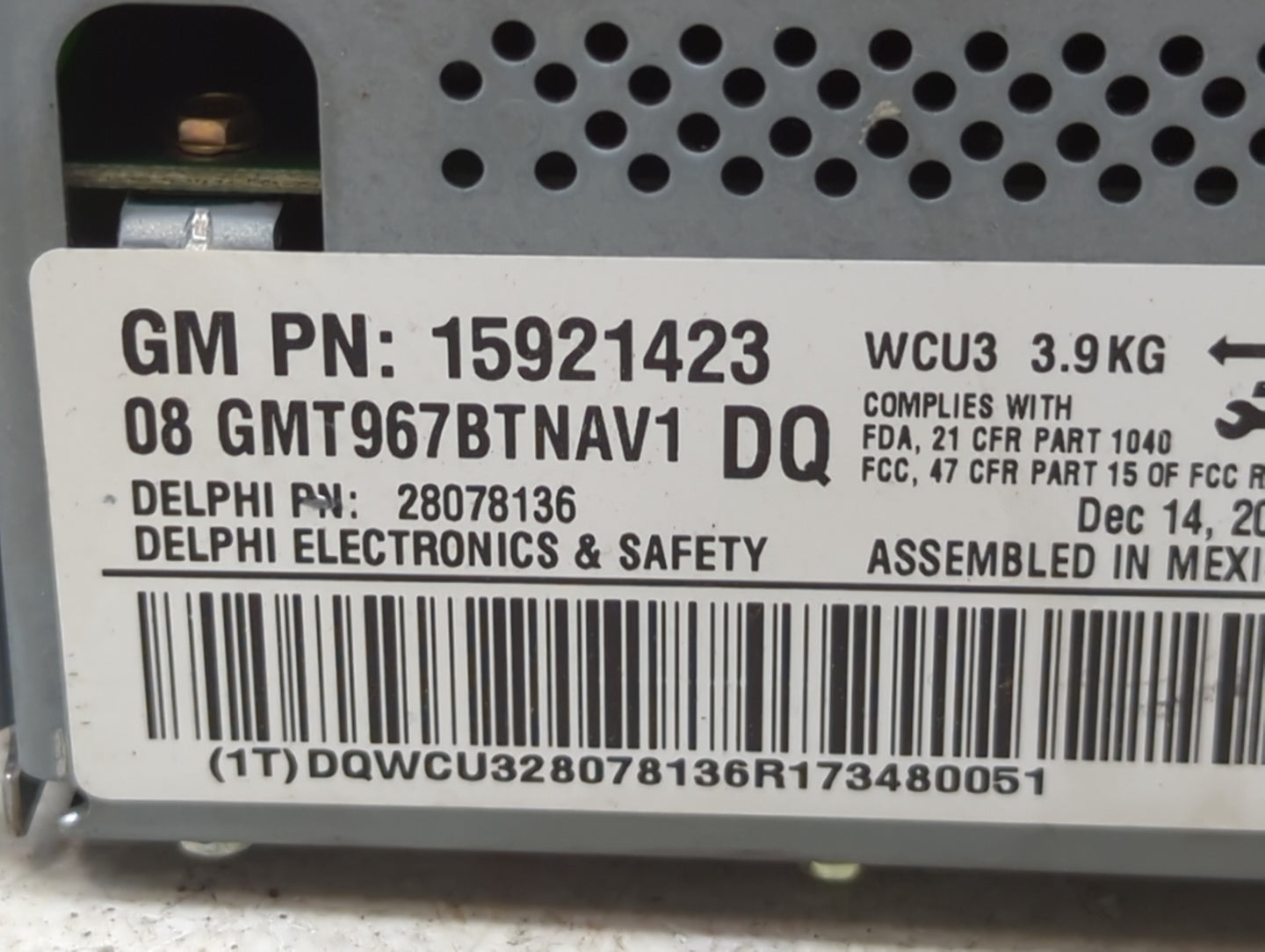 2008 Buick Enclave Radio AM FM Cd Player Receiver Replacement P/N:15921423 Fits OEM Used Auto Parts - Oemusedautoparts1.com