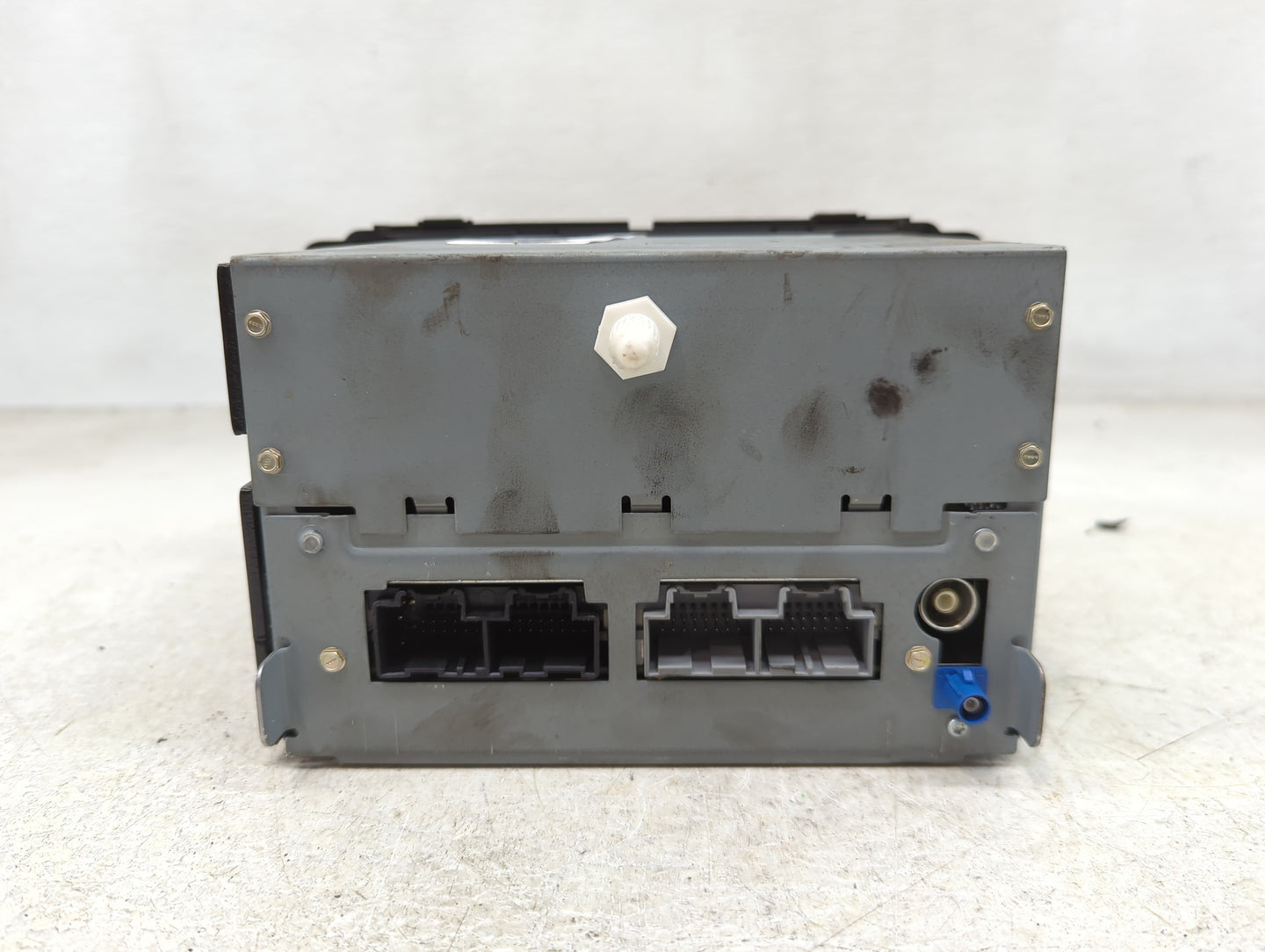 2008 Buick Enclave Radio AM FM Cd Player Receiver Replacement P/N:15921423 Fits OEM Used Auto Parts - Oemusedautoparts1.com
