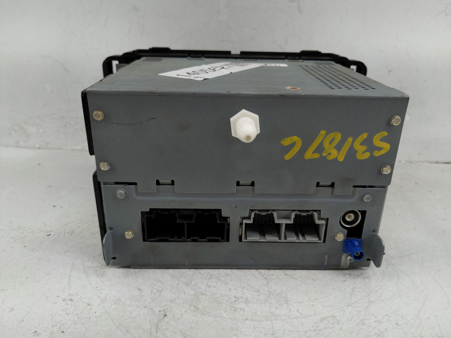 2008 Buick Enclave Radio AM FM Cd Player Receiver Replacement P/N:15921423 Fits OEM Used Auto Parts - Oemusedautoparts1.com