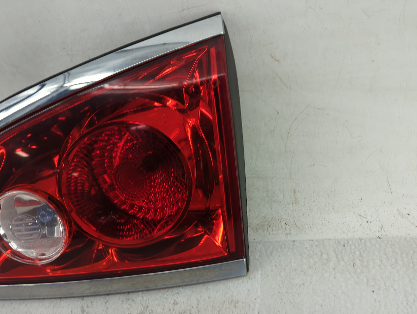 2008-2012 Buick Enclave Tail Light Assembly Passenger Right OEM P/N:25889252 Fits Fits 2008 2009 2010 2011 2012 OEM Used Aut