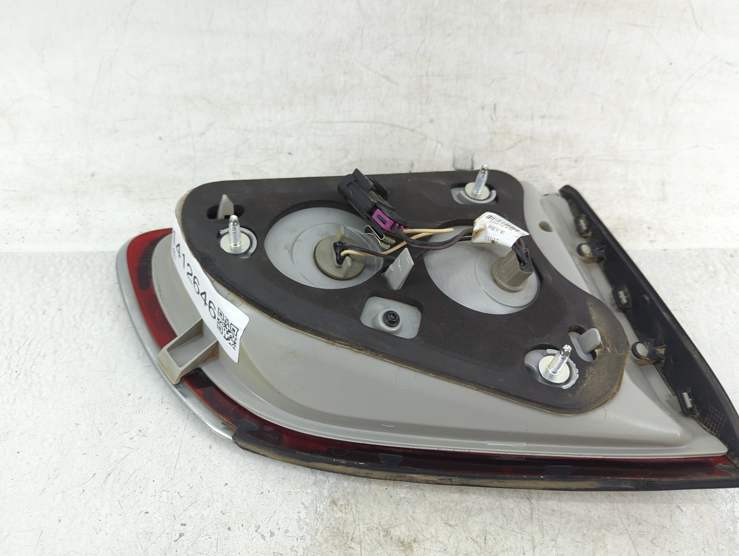 2008-2012 Buick Enclave Tail Light Assembly Passenger Right OEM P/N:25889252 Fits Fits 2008 2009 2010 2011 2012 OEM Used Aut