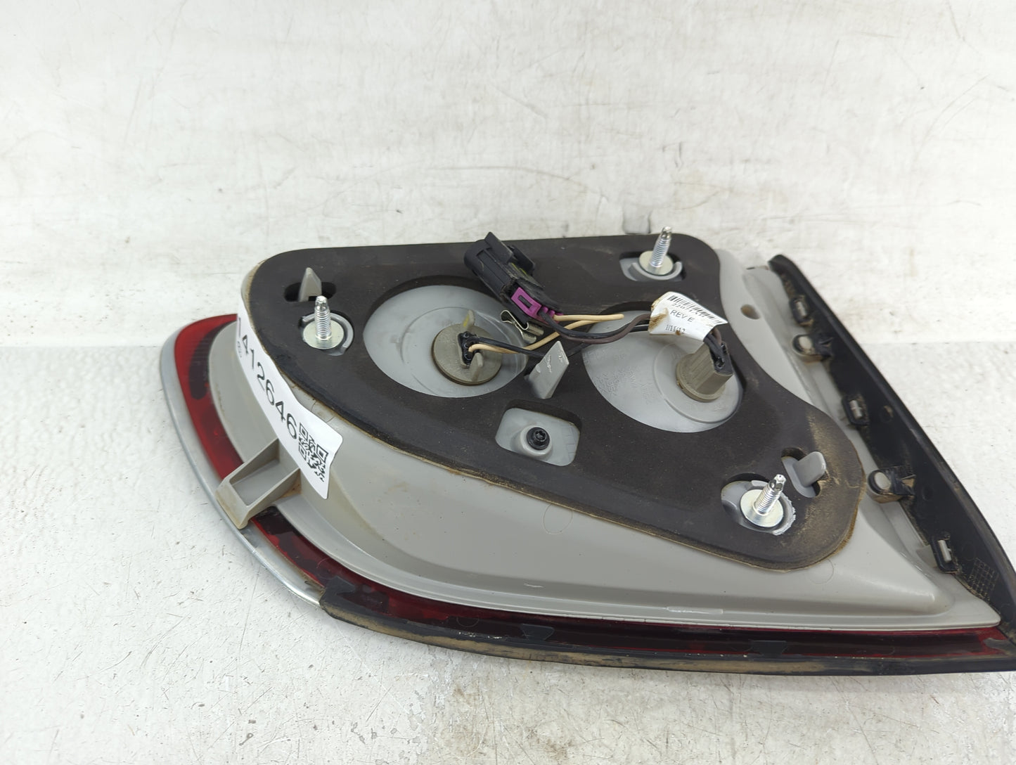 2008-2012 Buick Enclave Tail Light Assembly Passenger Right OEM P/N:25889252 Fits Fits 2008 2009 2010 2011 2012 OEM Used Aut