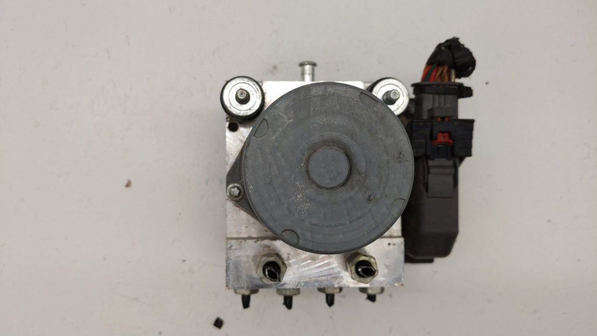 2008 Buick Enclave Anti-Lock Brake ABS Pump Module Actuator OEM P/N:25848310 Fits OEM Used Auto Parts - Oemusedautoparts1.co