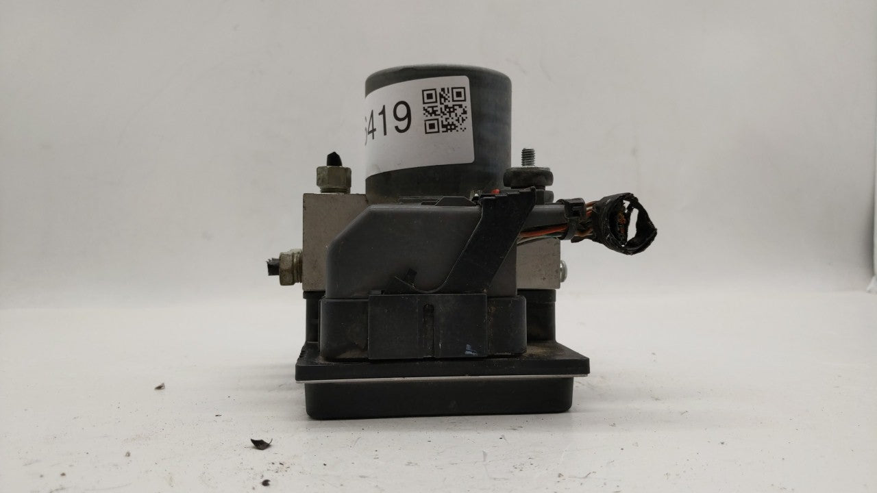 2008 Buick Enclave ABS Pump Control Module Replacement P/N:25848310 Fits OEM Used Auto Parts - Oemusedautoparts1.com