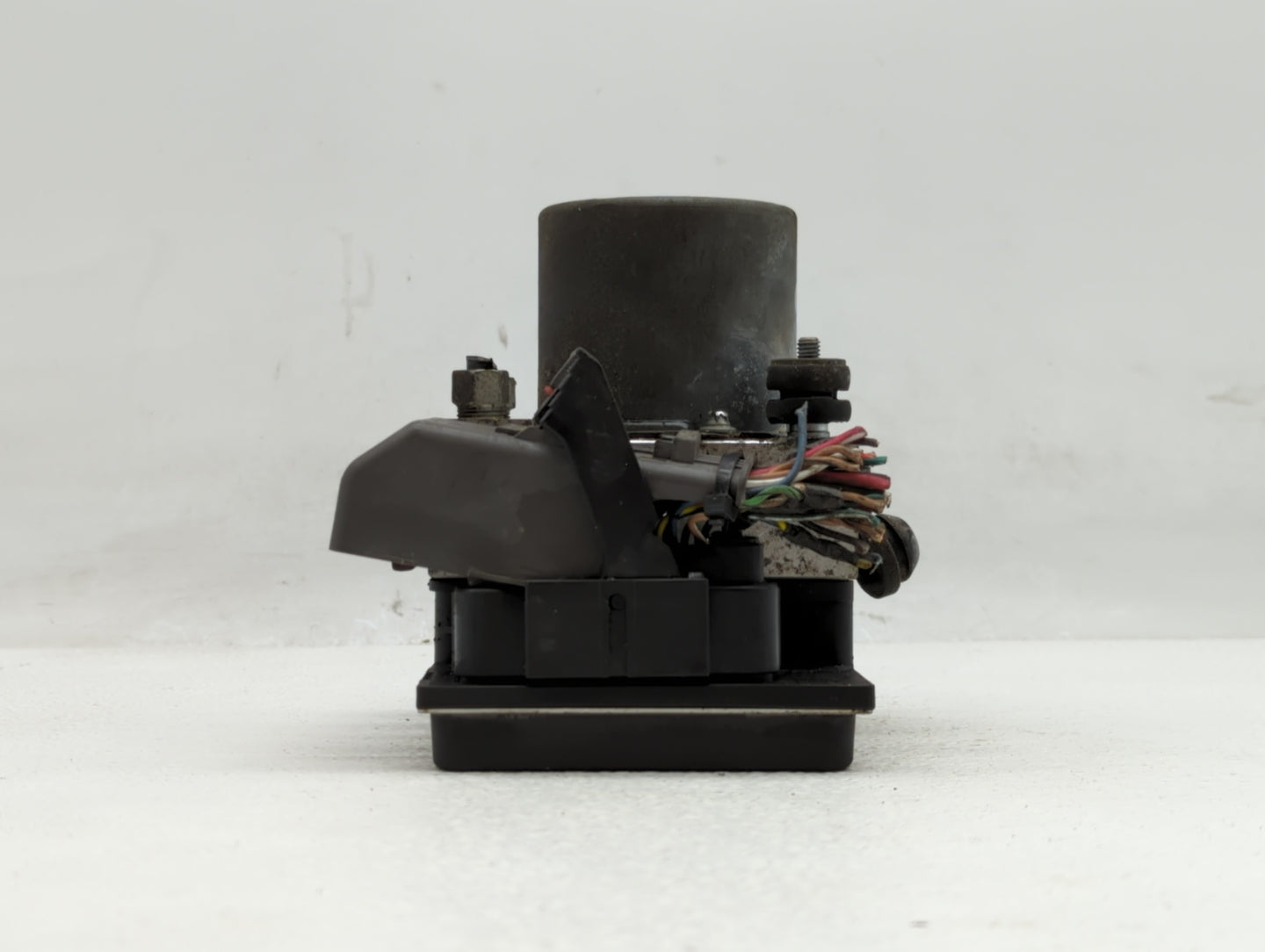 2008 Buick Enclave ABS Pump Control Module Replacement P/N:0 265 230 141 25860505, 25848310 Fits OEM Used Auto Parts - Oemus