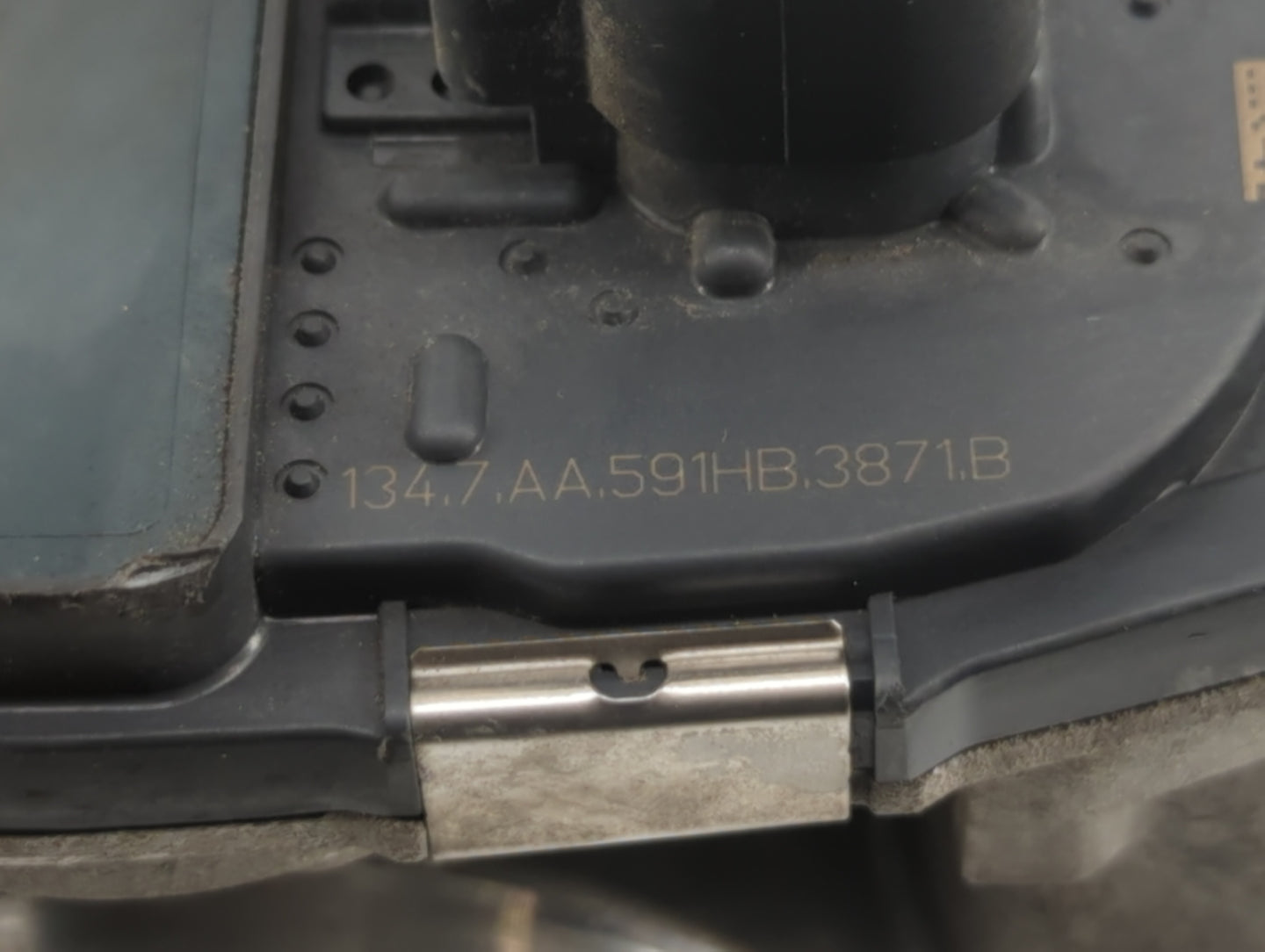2008-2011 Buick Enclave Throttle Body P/N:319.7.AA.995 591HB, 995AA Fits Fits 2007 2008 2009 2010 2011 OEM Used Auto Parts -