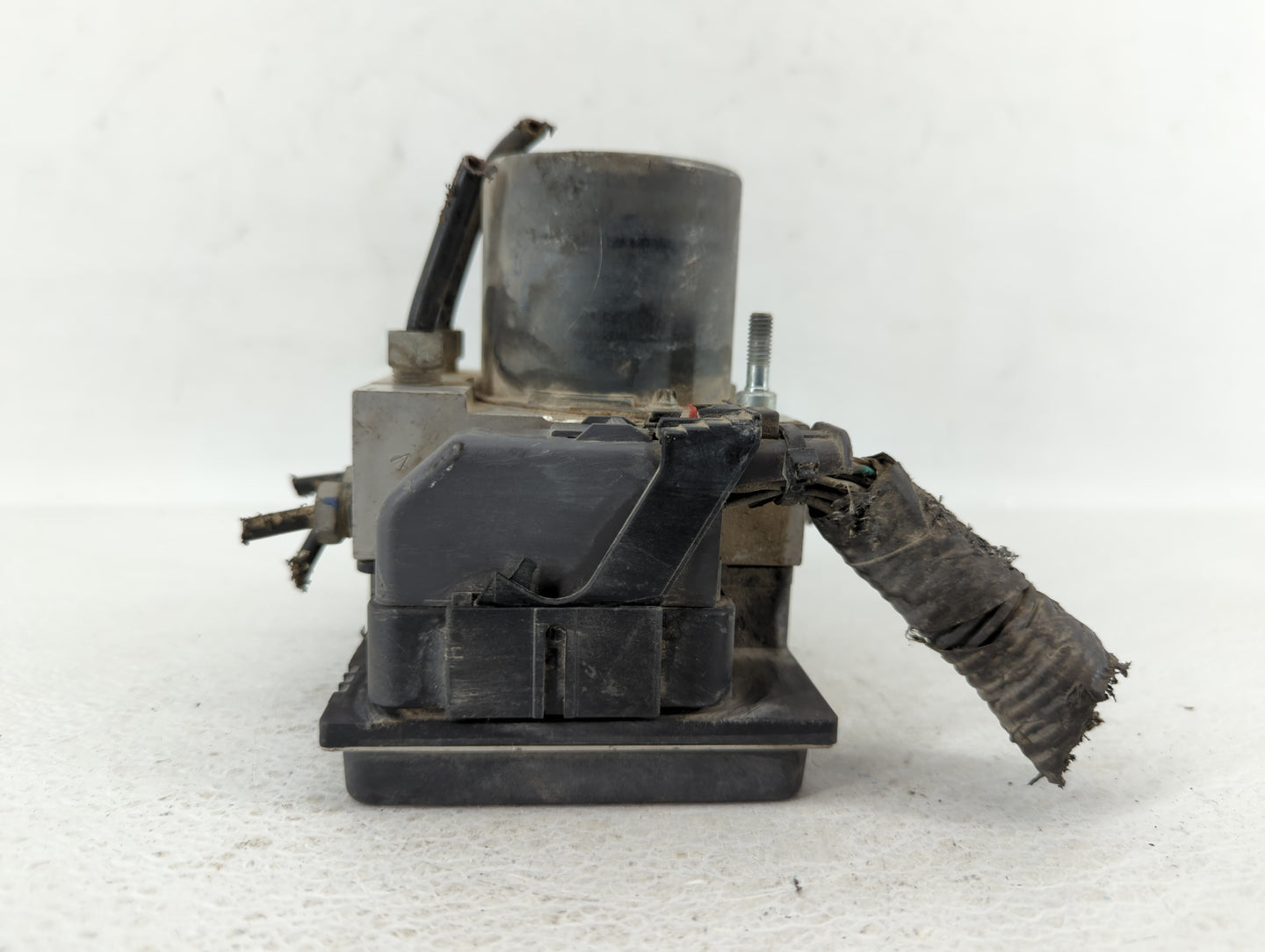 2008 Buick Enclave ABS Pump Control Module Replacement P/N:25860505 25812785, 25848310 Fits OEM Used Auto Parts - Oemusedaut