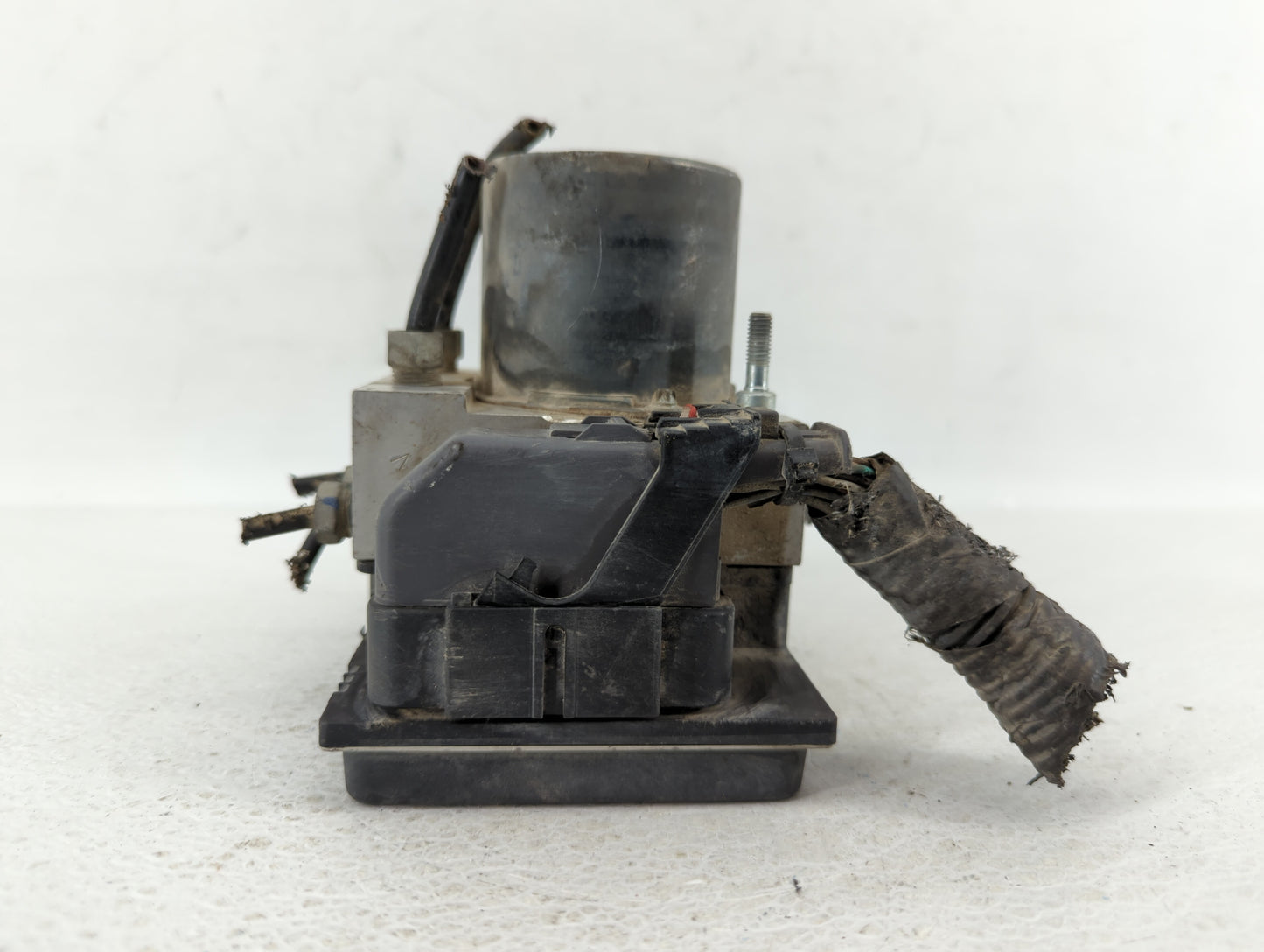 2008 Buick Enclave ABS Pump Control Module Replacement P/N:25860505 25812785, 25848310 Fits OEM Used Auto Parts - Oemusedaut