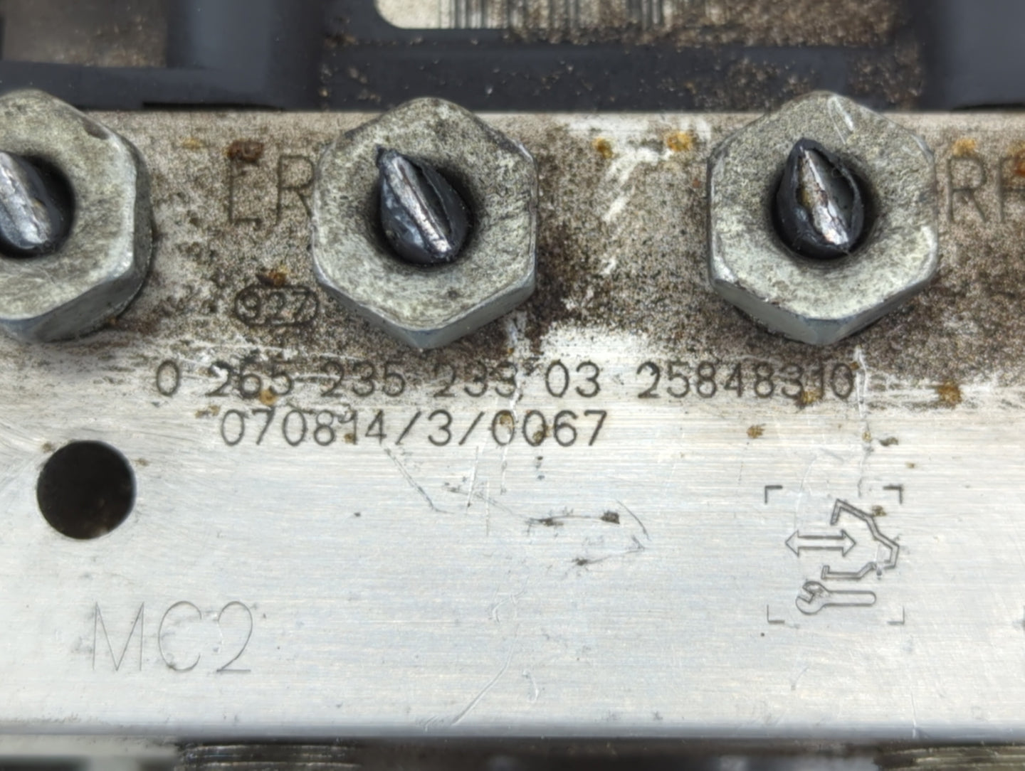 2008 Buick Enclave ABS Pump Control Module Replacement P/N:25860505 Fits OEM Used Auto Parts - Oemusedautoparts1.com