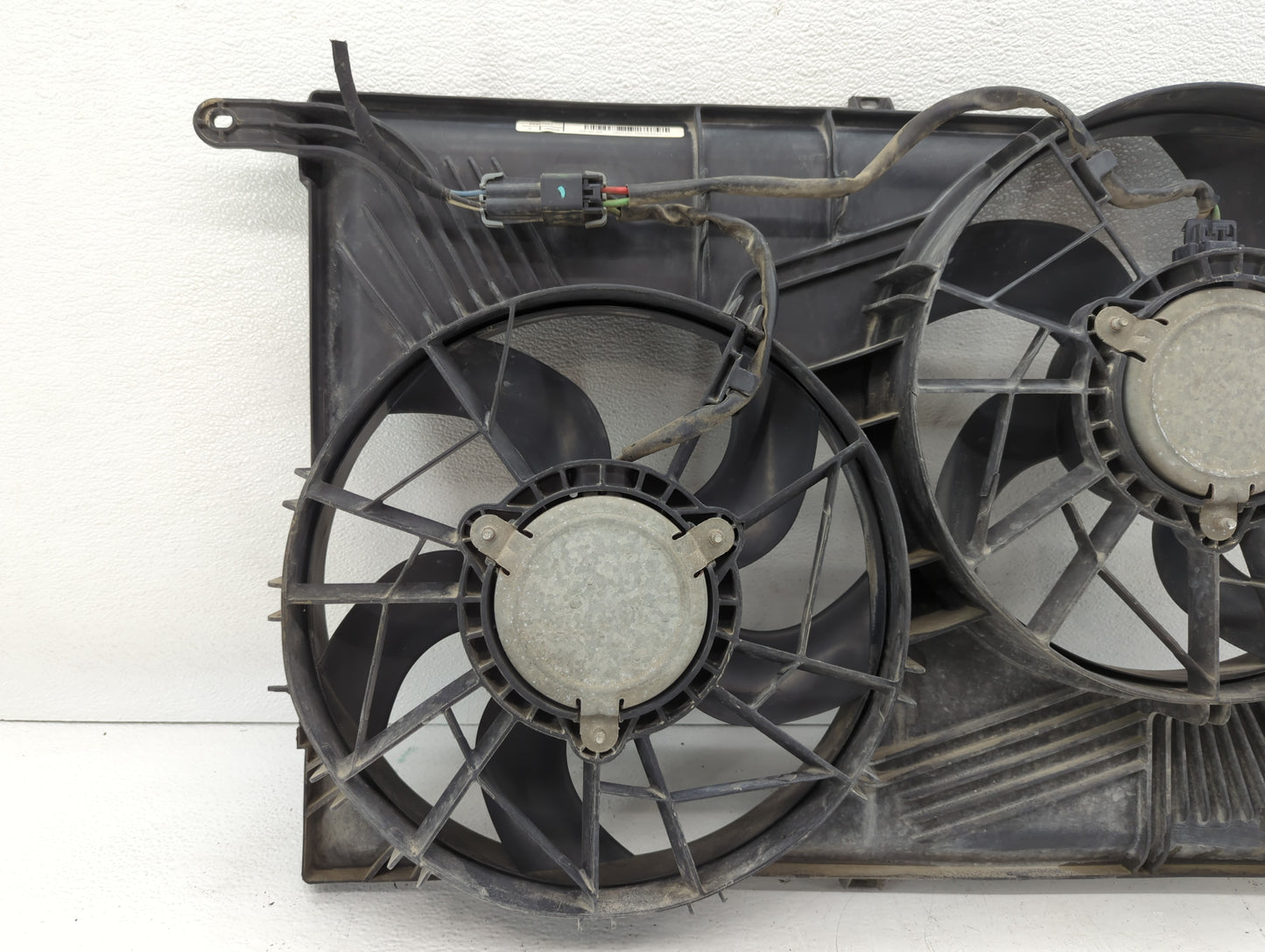 2008-2017 Buick Enclave Left Radiator Fan Motor Assembly Black - Oemusedautoparts1.com