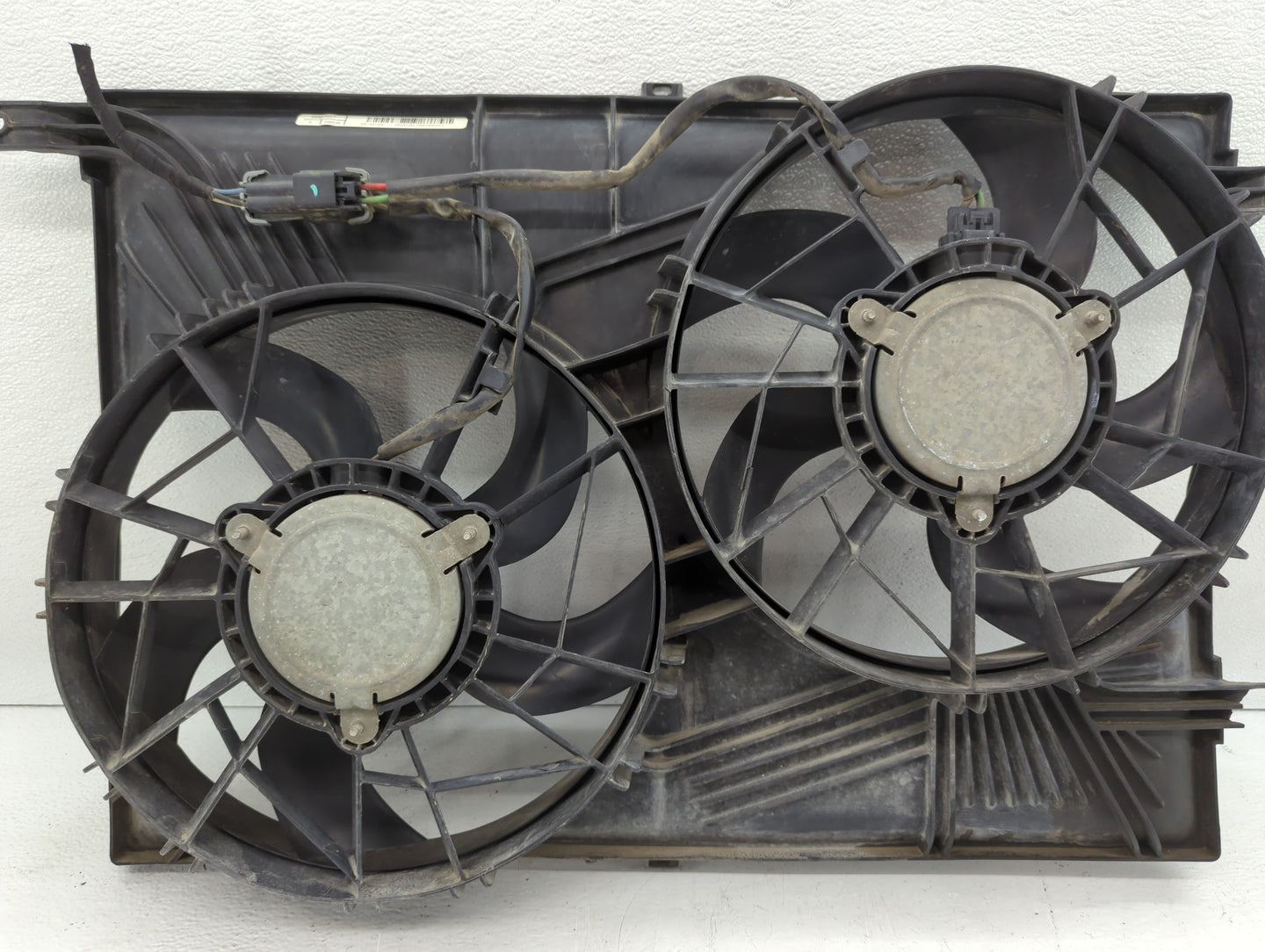 2008-2017 Buick Enclave Left Radiator Fan Motor Assembly Black - Oemusedautoparts1.com