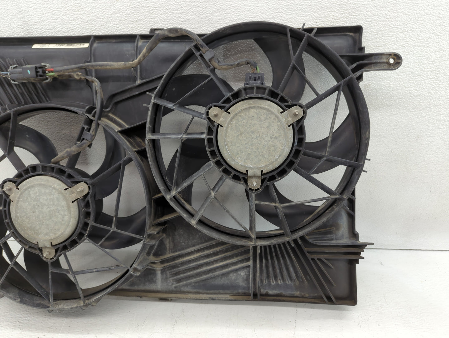 2008-2017 Buick Enclave Left Radiator Fan Motor Assembly Black - Oemusedautoparts1.com