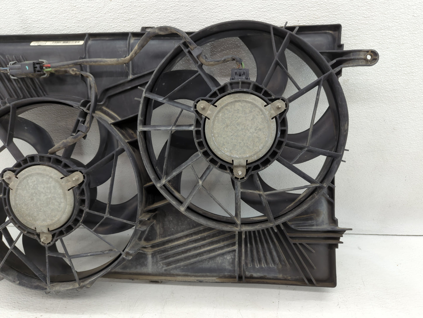 2008-2017 Buick Enclave Left Radiator Fan Motor Assembly Black - Oemusedautoparts1.com