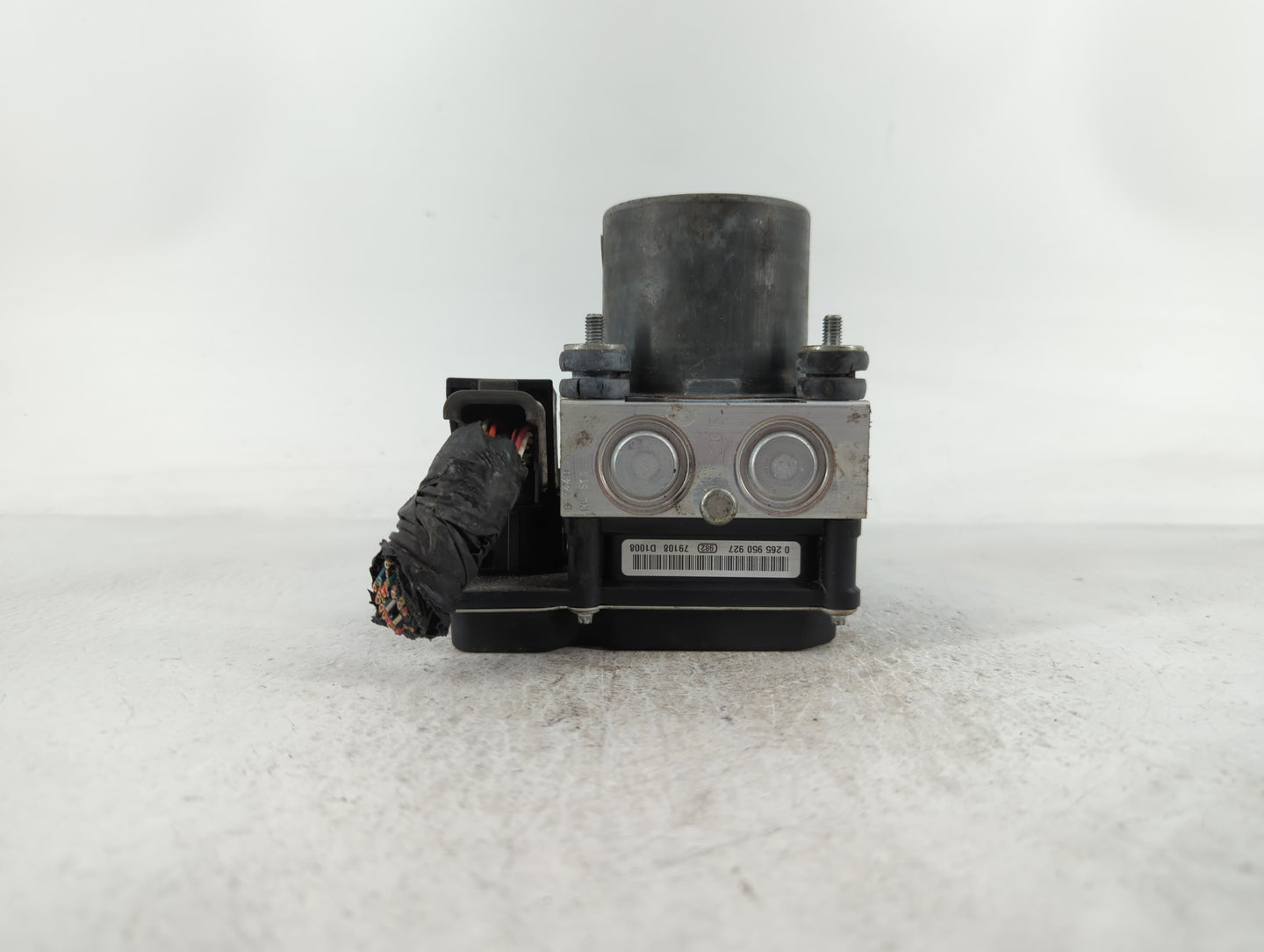 2008 Buick Enclave ABS Pump Control Module Replacement P/N:25860505 Fits OEM Used Auto Parts - Oemusedautoparts1.com