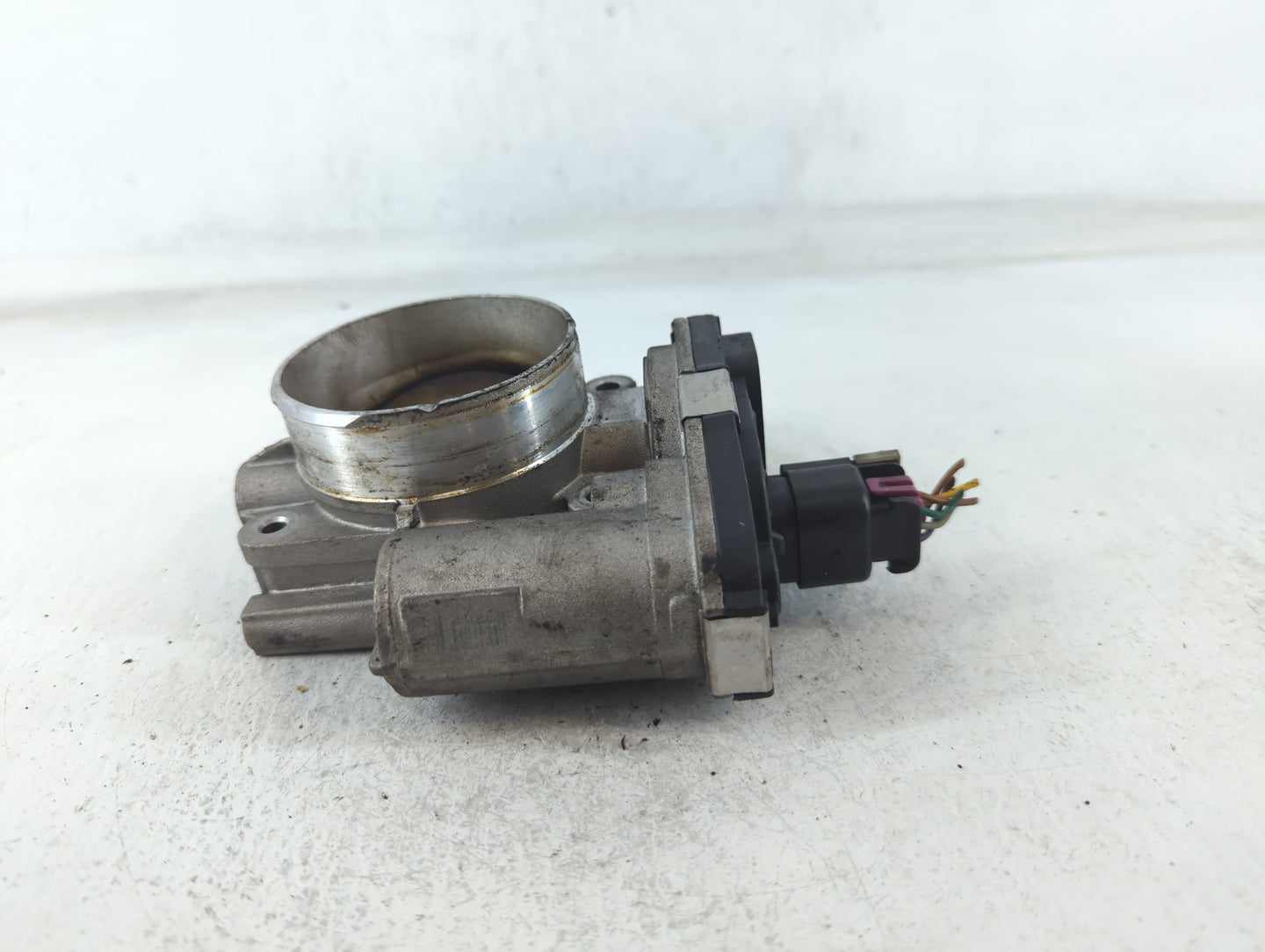 2008-2011 Buick Enclave Throttle Body P/N:3137AA995AA3707B Fits Fits 2007 2008 2009 2010 2011 OEM Used Auto Parts - Oemuseda