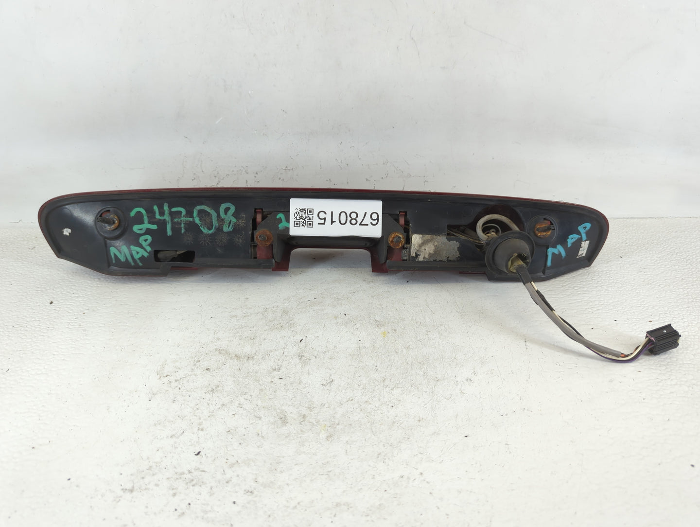 2008 Buick Enclave Third Brake Light Tail Light Fits OEM Used Auto Parts - Oemusedautoparts1.com