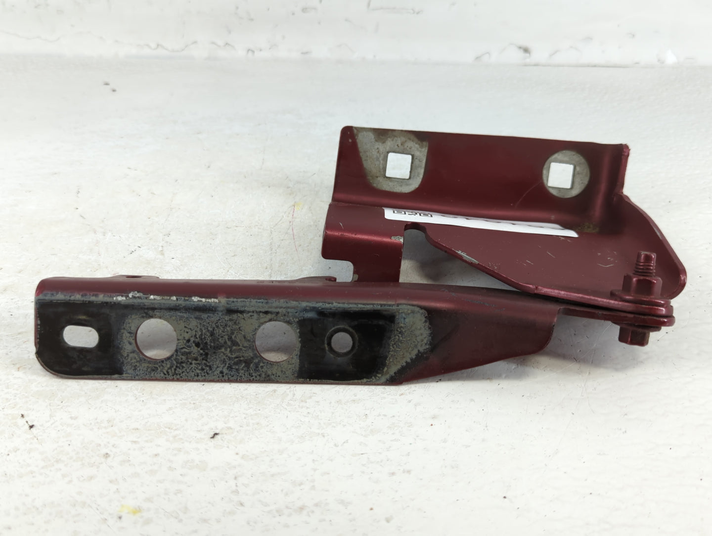2008 Buick Enclave Driver Left Hood Hinge 681343 - Oemusedautoparts1.com