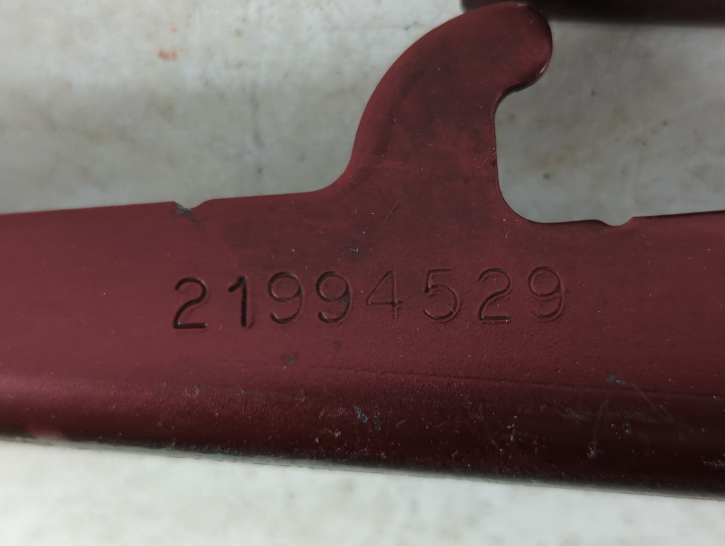 2008 Buick Enclave Driver Left Hood Hinge 681343 - Oemusedautoparts1.com