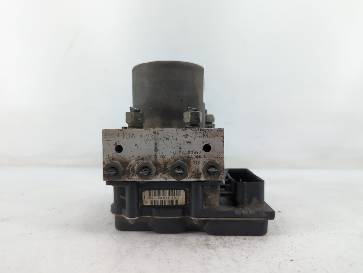2008 Buick Enclave ABS Pump Control Module Replacement P/N:25860505 0 265 230 141 01 Fits OEM Used Auto Parts - Oemusedautop