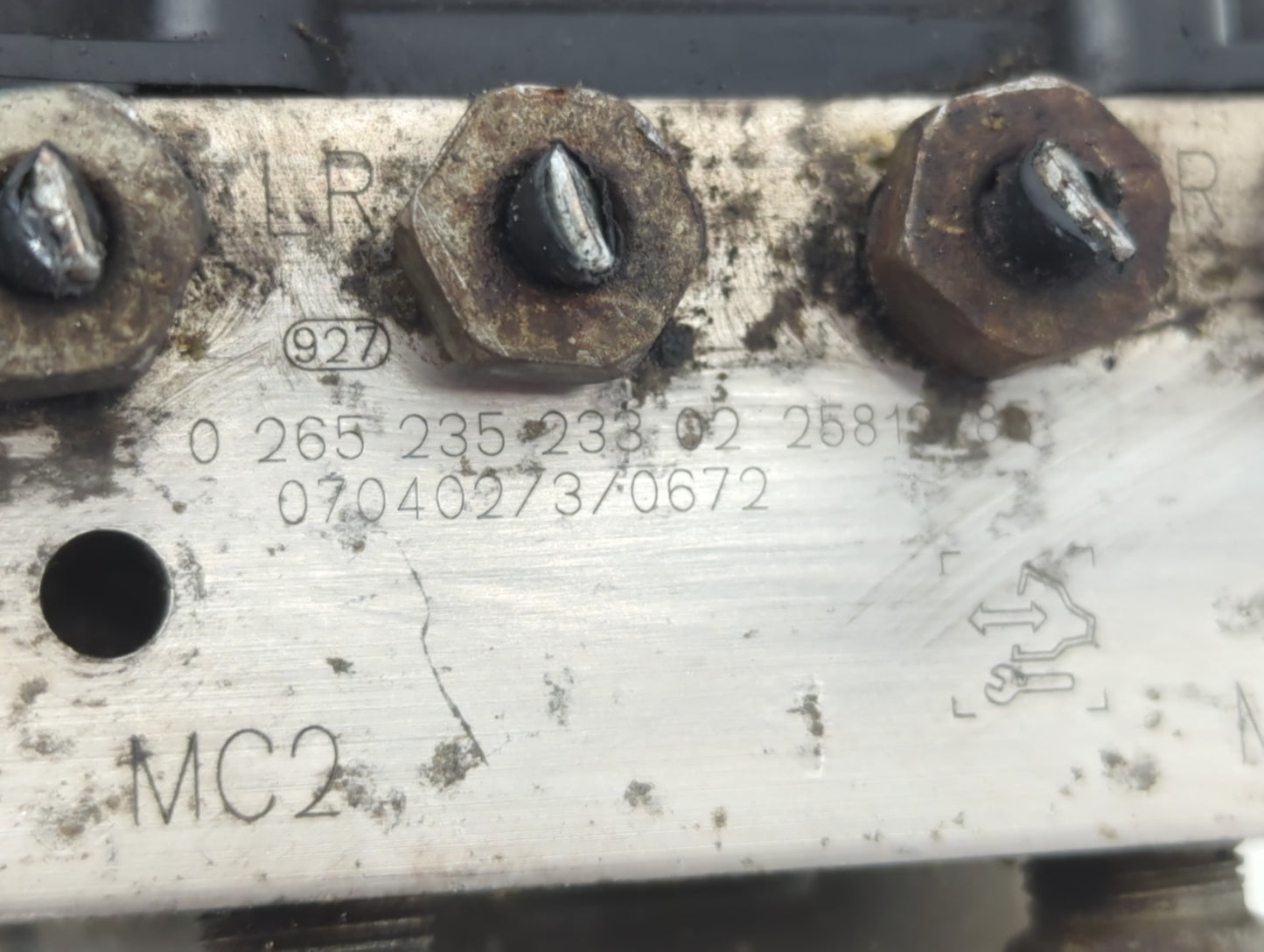 2008 Buick Enclave ABS Pump Control Module Replacement P/N:MC2 25848310 Fits OEM Used Auto Parts - Oemusedautoparts1.com