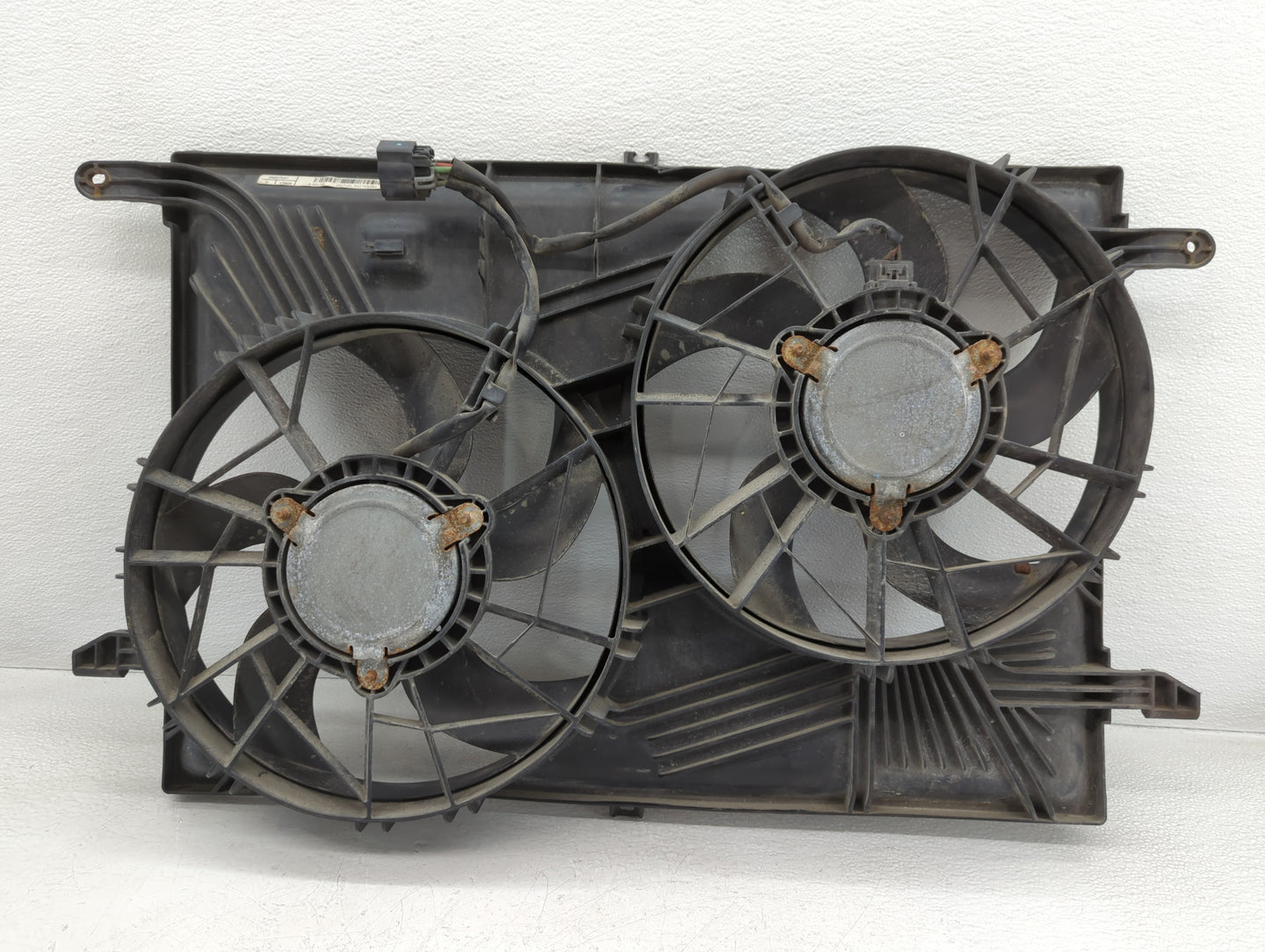 2008-2017 Buick Enclave Left Radiator Fan Motor Assembly - Oemusedautoparts1.com