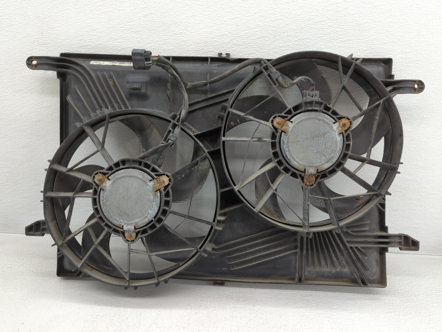 2008-2017 Buick Enclave Left Radiator Fan Motor Assembly - Oemusedautoparts1.com