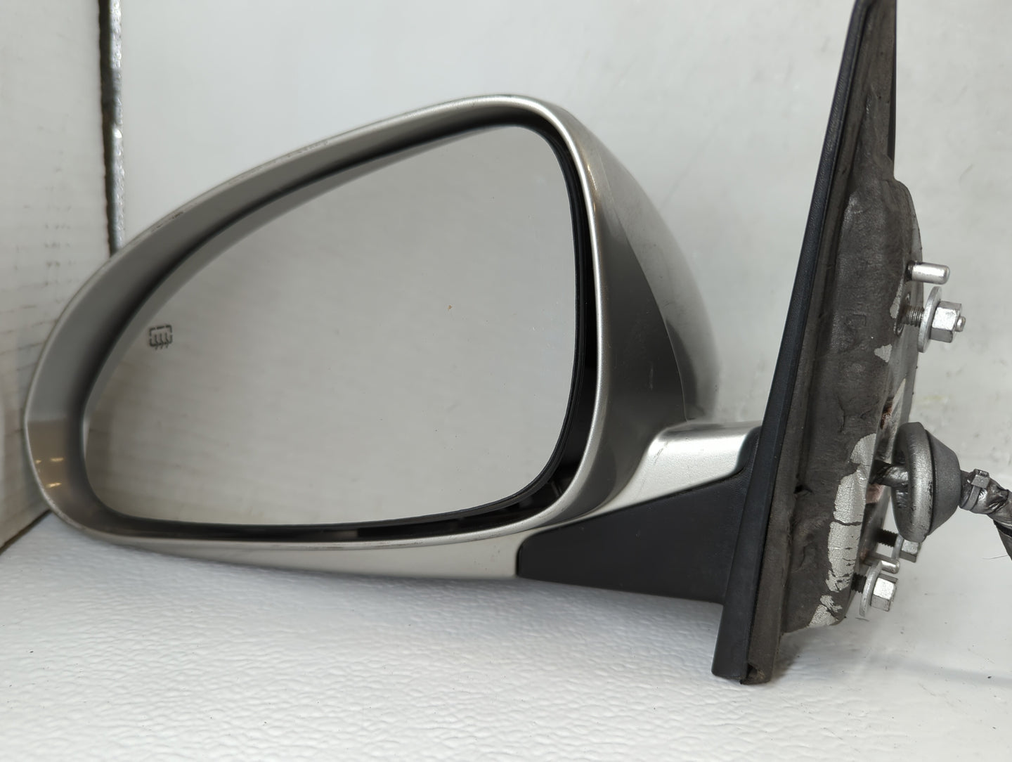 2008-2012 Buick Enclave Driver Side View Mirror - Left Door Mirror OEM Used - Oemusedautoparts1.com