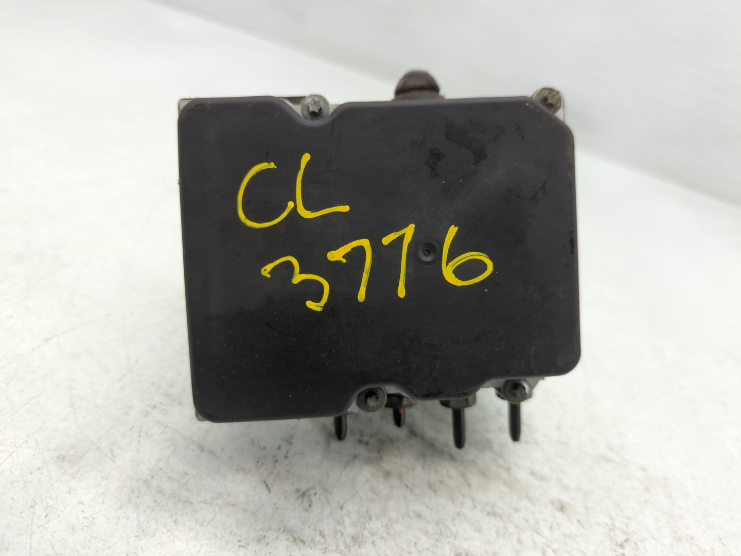 2008 Buick Enclave ABS Pump Control Module Replacement P/N:20314 D1123 0 265 950 927 Fits OEM Used Auto Parts - Oemusedautop