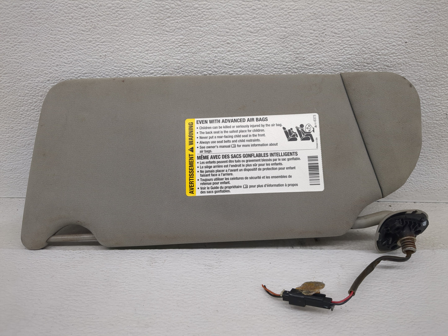 2005-2009 Buick Lacrosse Sun Visor Shade Replacement Passenger Right Mirror Fits Fits 2005 2006 2007 2008 2009 OEM Used Auto