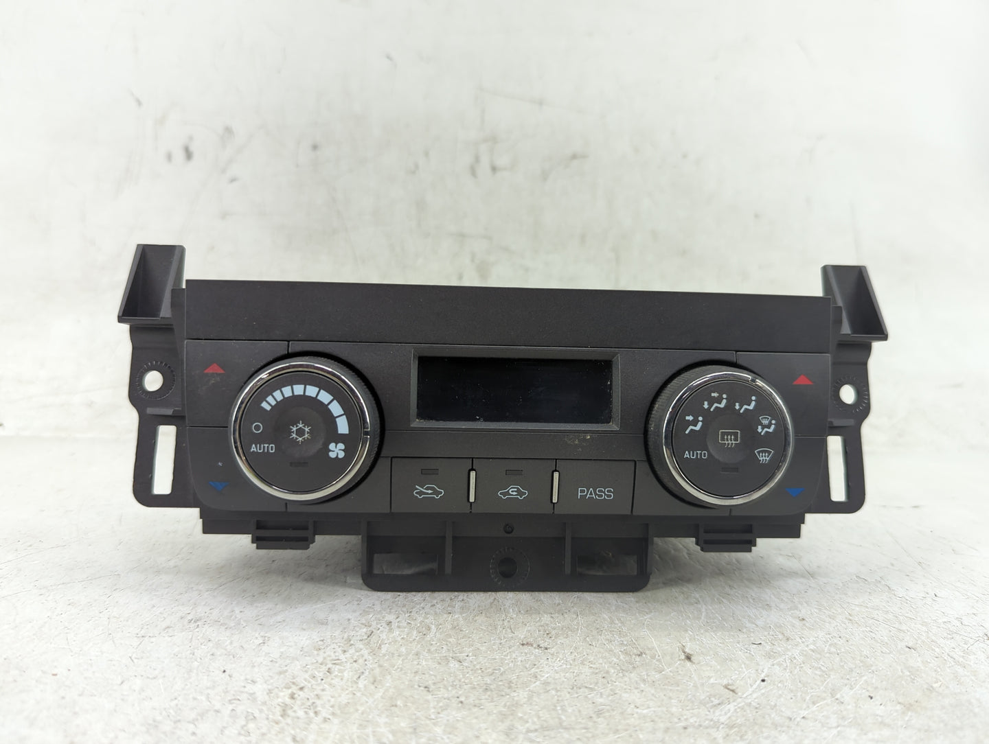 2007 Buick Lucerne Climate Control Module Temperature AC/Heater Replacement Fits OEM Used Auto Parts - Oemusedautoparts1.com