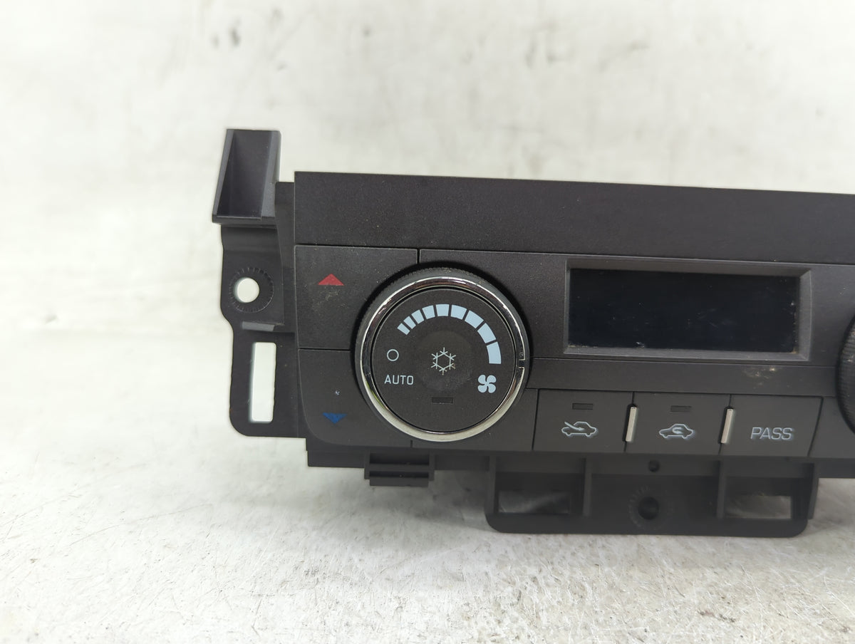 2007 Buick Lucerne Climate Control Module Temperature AC/Heater Replacement P/N:15892086 Fits OEM Used Auto Parts - Oemuseda