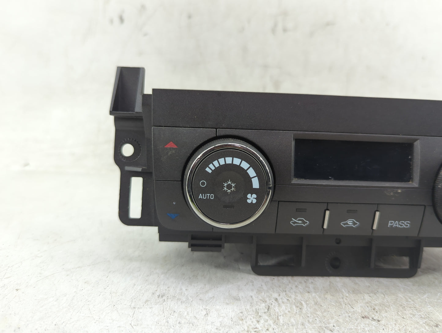 2007 Buick Lucerne Climate Control Module Temperature AC/Heater Replacement Fits OEM Used Auto Parts - Oemusedautoparts1.com