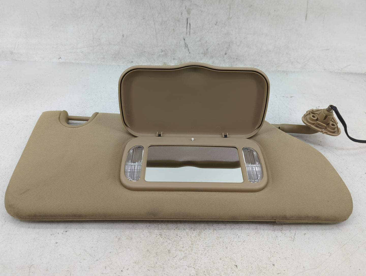 2006-2011 Buick Lucerne Sun Visor Shade Replacement Passenger Right Mirror Fits Fits 2006 2007 2008 2009 2010 2011 OEM Used 