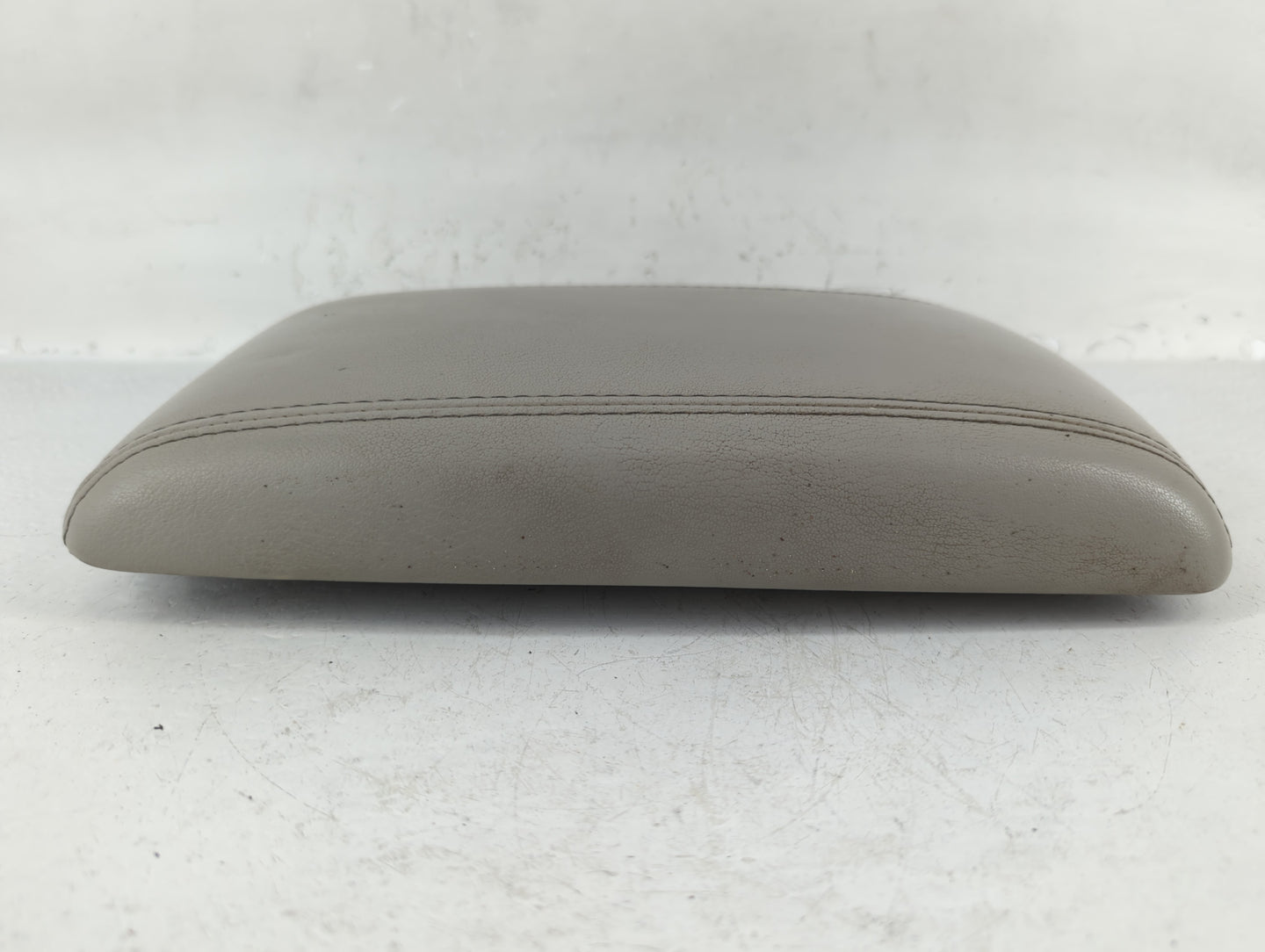 2006-2008 Buick Lucerne Center Console Armrest Cover Lid Light Grey - Oemusedautoparts1.com