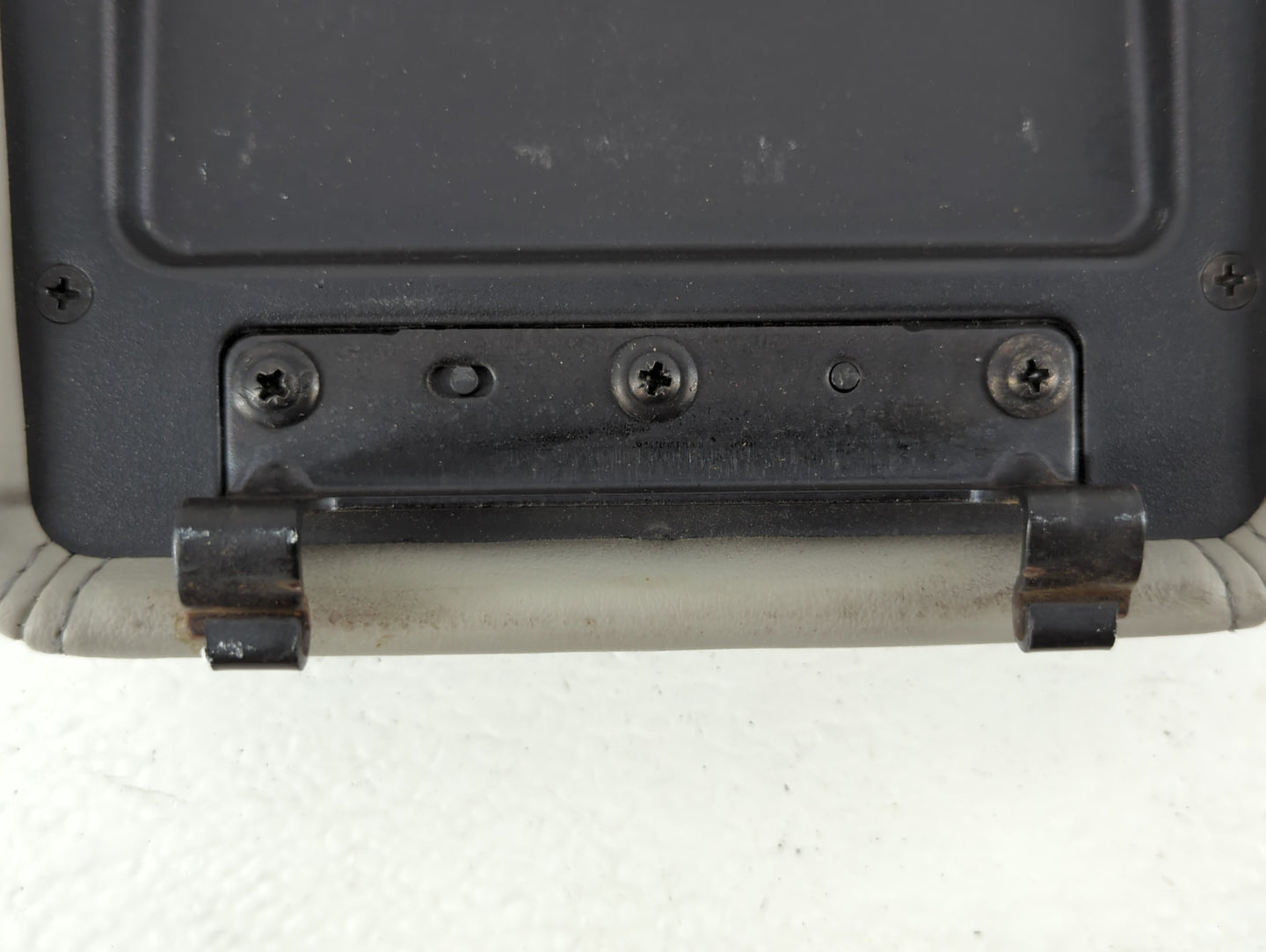 2006-2008 Buick Lucerne Center Console Armrest Cover Lid Light Grey - Oemusedautoparts1.com