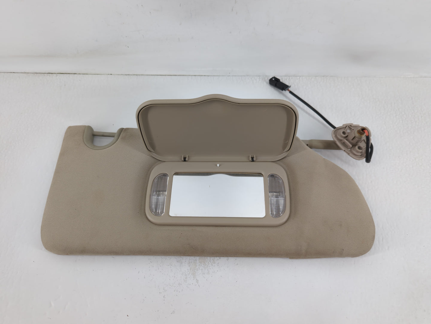 2006-2011 Buick Lucerne Sun Visor Shade Replacement Driver Left Mirror Fits Fits 2006 2007 2008 2009 2010 2011 OEM Used Auto