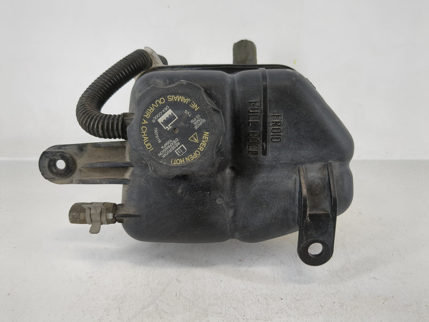 2008-2015 Cadillac Cts Radiator Coolant Overflow Expansion Tank Bottle - Oemusedautoparts1.com