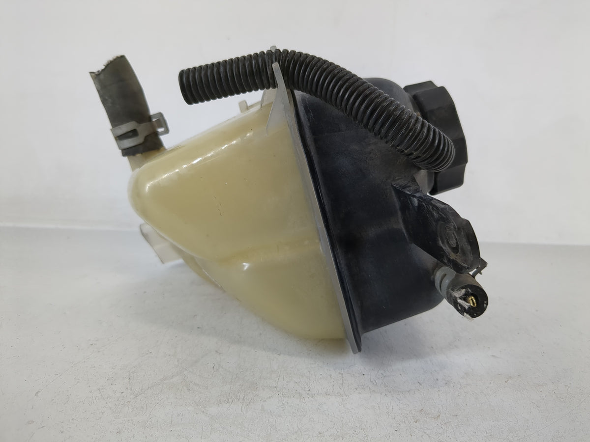 2008-2015 Cadillac Cts Radiator Coolant Overflow Expansion Tank Bottle 1168189 - Oemusedautoparts1.com