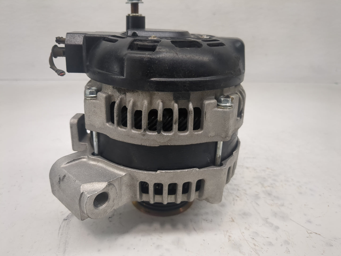 2008-2010 Cadillac Cts Alternator Replacement Generator Charging Assembly Engine OEM P/N:21621 057 DL5603-6-2 Fits OEM Used 