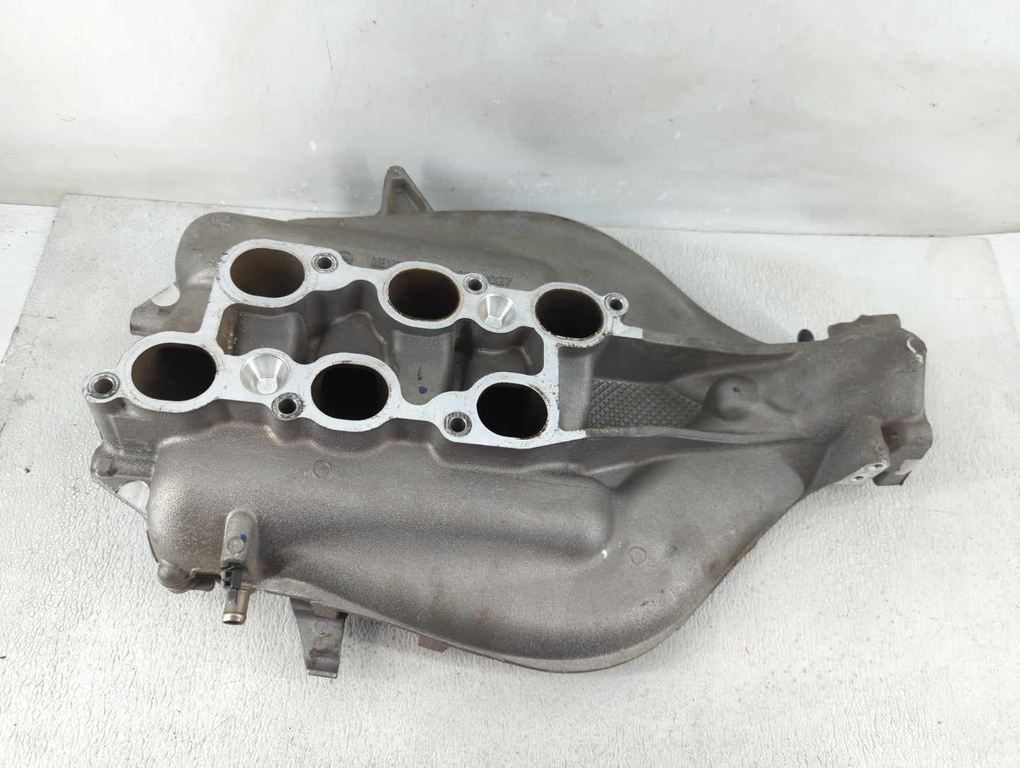 2008 Cadillac Cts Air Intake Manifold P/N:12604027 Fits OEM Used Auto Parts - Oemusedautoparts1.com