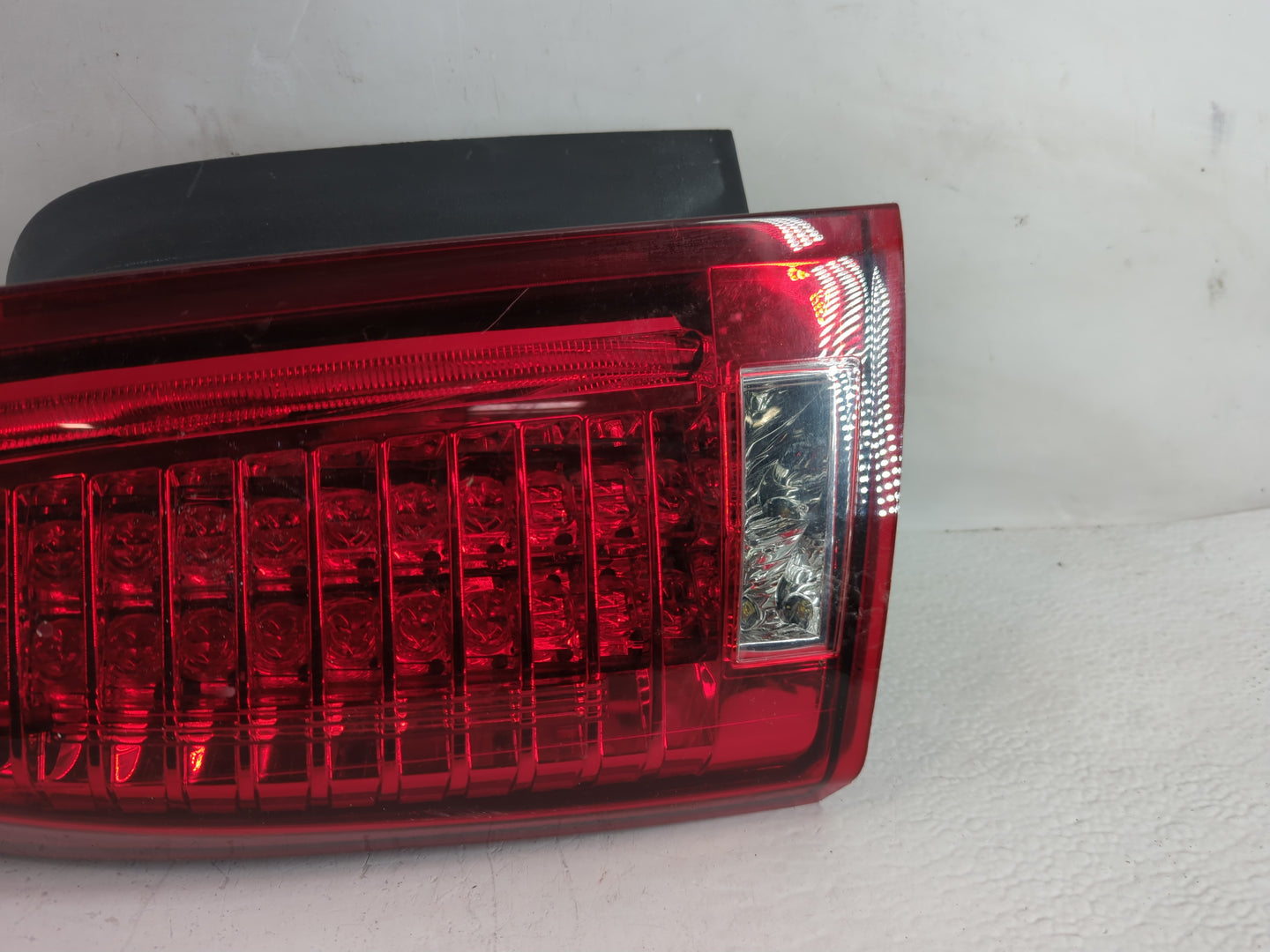 2008-2014 Cadillac Cts Tail Light Assembly Driver Left OEM P/N:25902143 Fits Fits 2008 2009 2010 2011 2012 2013 2014 OEM Use