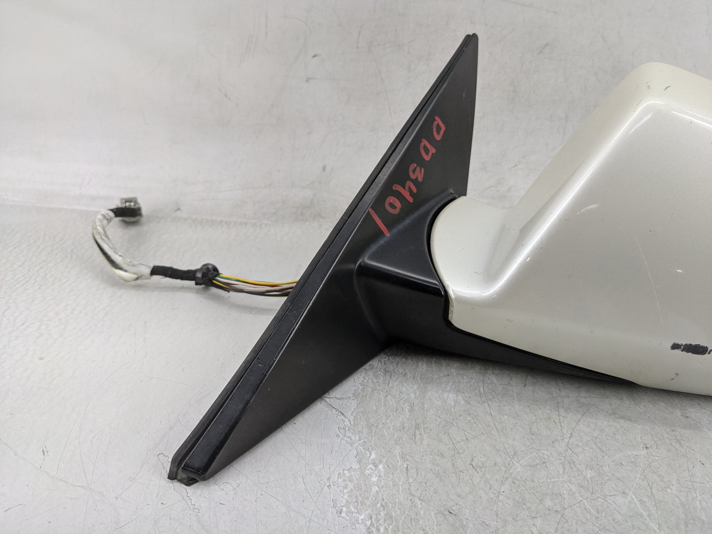 2008-2014 Cadillac Cts Driver Side View Mirror - Left Door Mirror OEM Used - Oemusedautoparts1.com