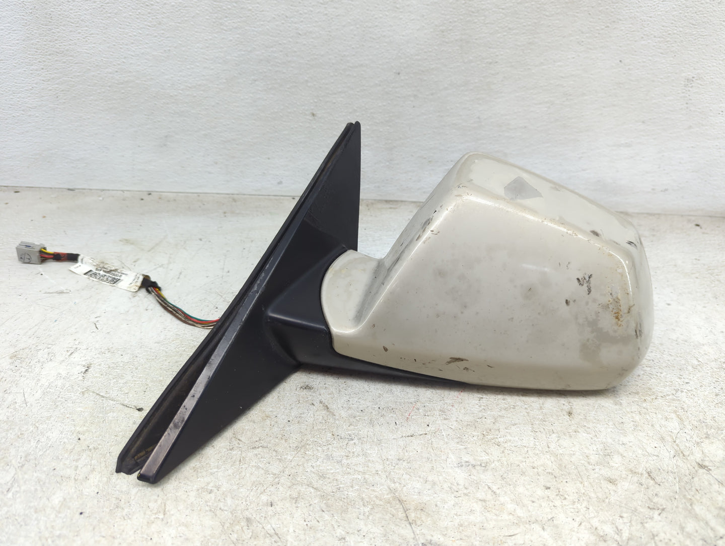 2008-2014 Cadillac Cts Driver Side View Mirror - Left Door Mirror OEM Used - Oemusedautoparts1.com
