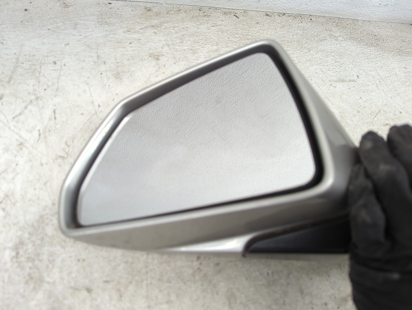 2008-2014 Cadillac Cts Driver Side View Mirror - Left Door Mirror OEM Used - Oemusedautoparts1.com