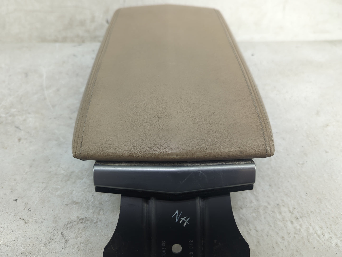 2008 Cadillac Cts Center Console Armrest Cover Lid Fits OEM Used Auto Parts - Oemusedautoparts1.com